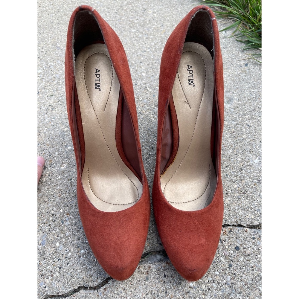 Rust suede heels - Picture 4 of 5